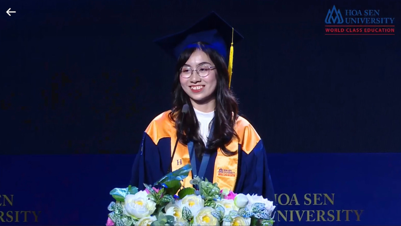 Nguyễn Minh Thu - thủ khoa ngành Quản trị khách sạn năm 2023 của Trường Đại học Hoa Sen. Nguyễn Minh Thu - thủ khoa ngành Quản trị khách sạn năm 2023 của Trường Đại học Hoa Sen.