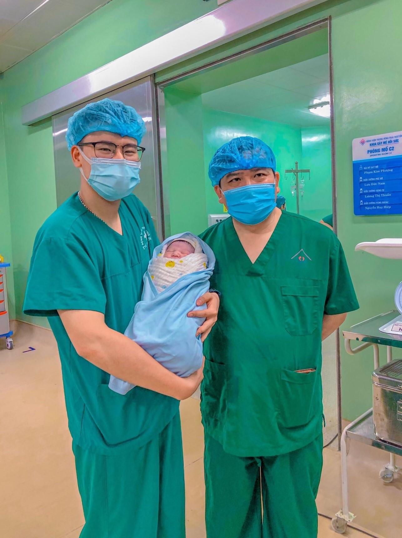 Chàng trai này có ước mơ trở thành một bác sĩ giỏi để có thể góp một phần công sức nhỏ bé giúp đỡ cho mọi người.