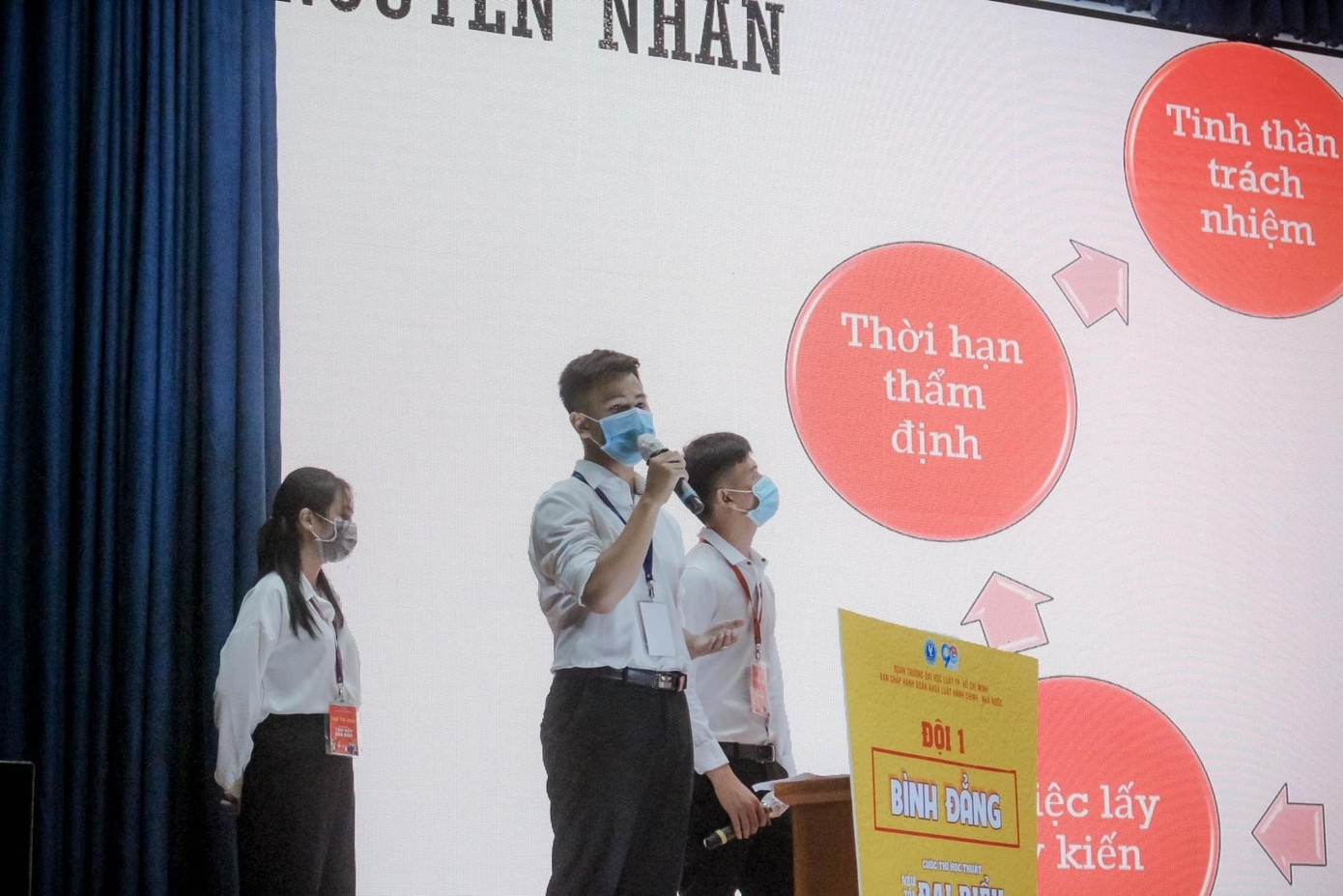 Dù không phải là nguyện vọng 1, hiện tại Huy cảm thấy theo đuổi học luật là lựa chọn đúng đắn. Dù không phải là nguyện vọng 1, hiện tại Huy cảm thấy theo đuổi học luật là lựa chọn đúng đắn.