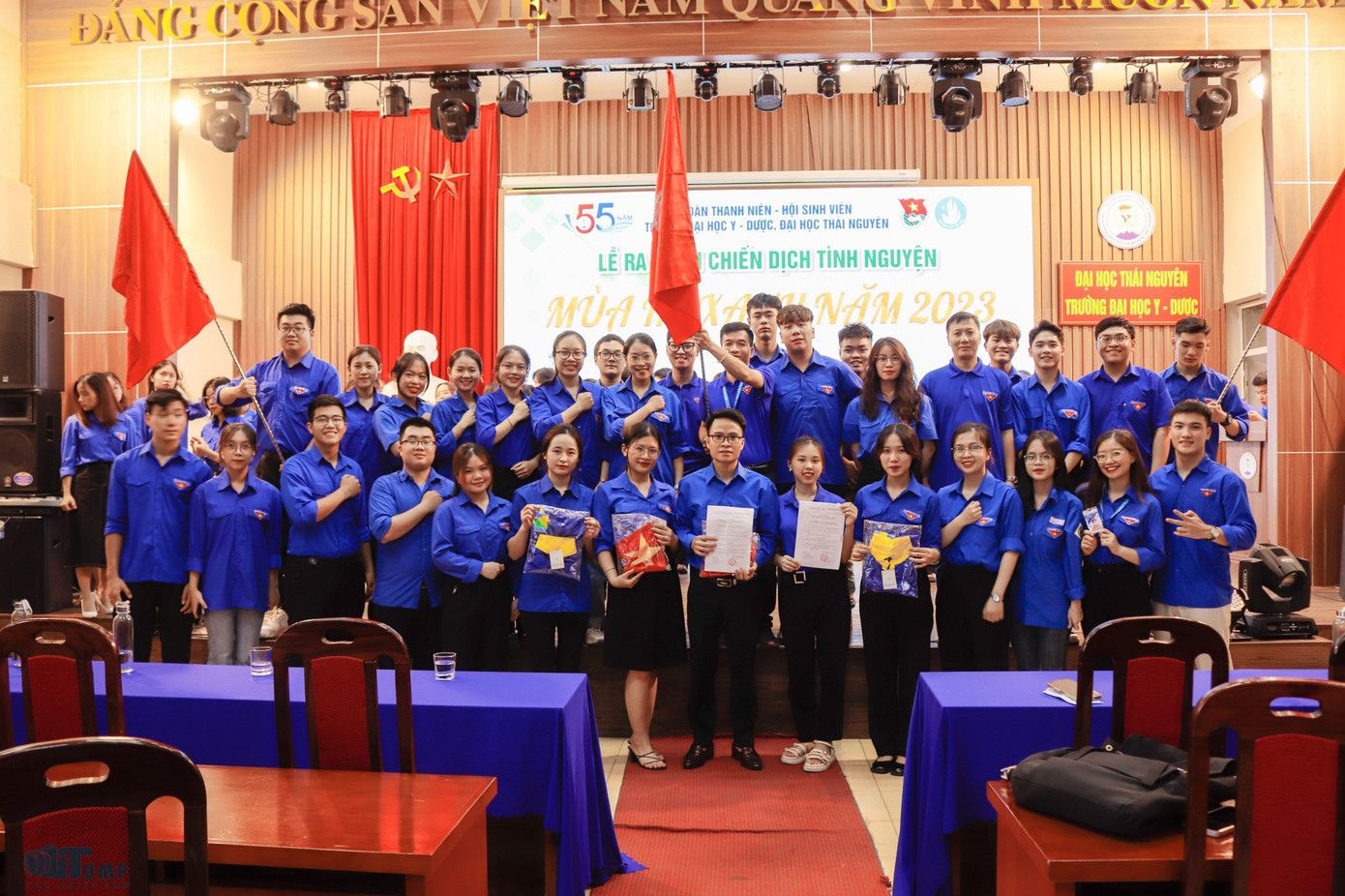 Hiện tại, Quang Hùng đảm nhận chức vụ Bí thư Chi đoàn.