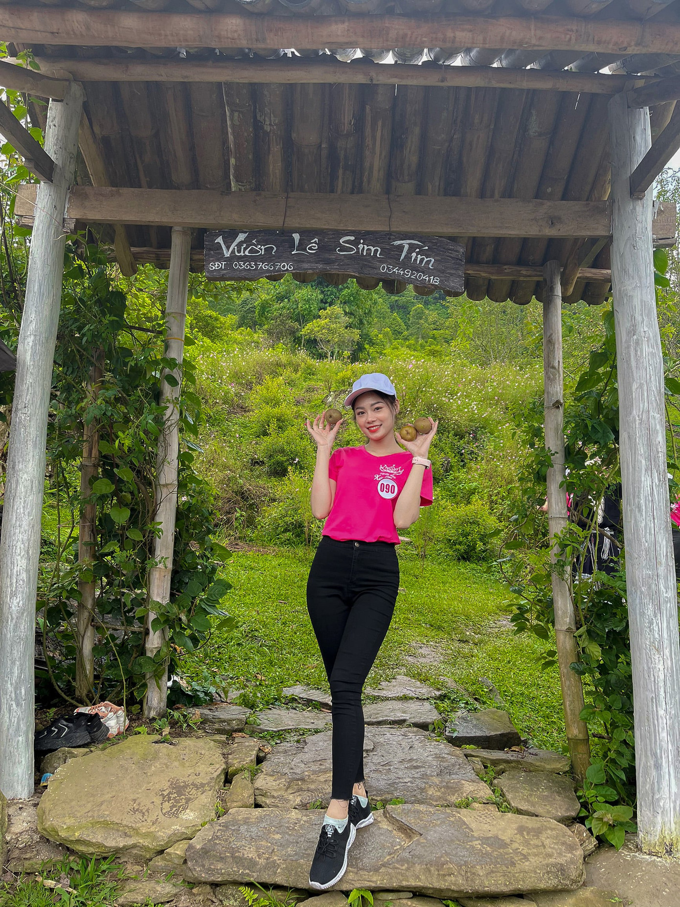 Những hình ảnh tại cuộc thi Người đẹp xứ Tuyên của cô gái. Những hình ảnh tại cuộc thi Người đẹp xứ Tuyên của cô gái.