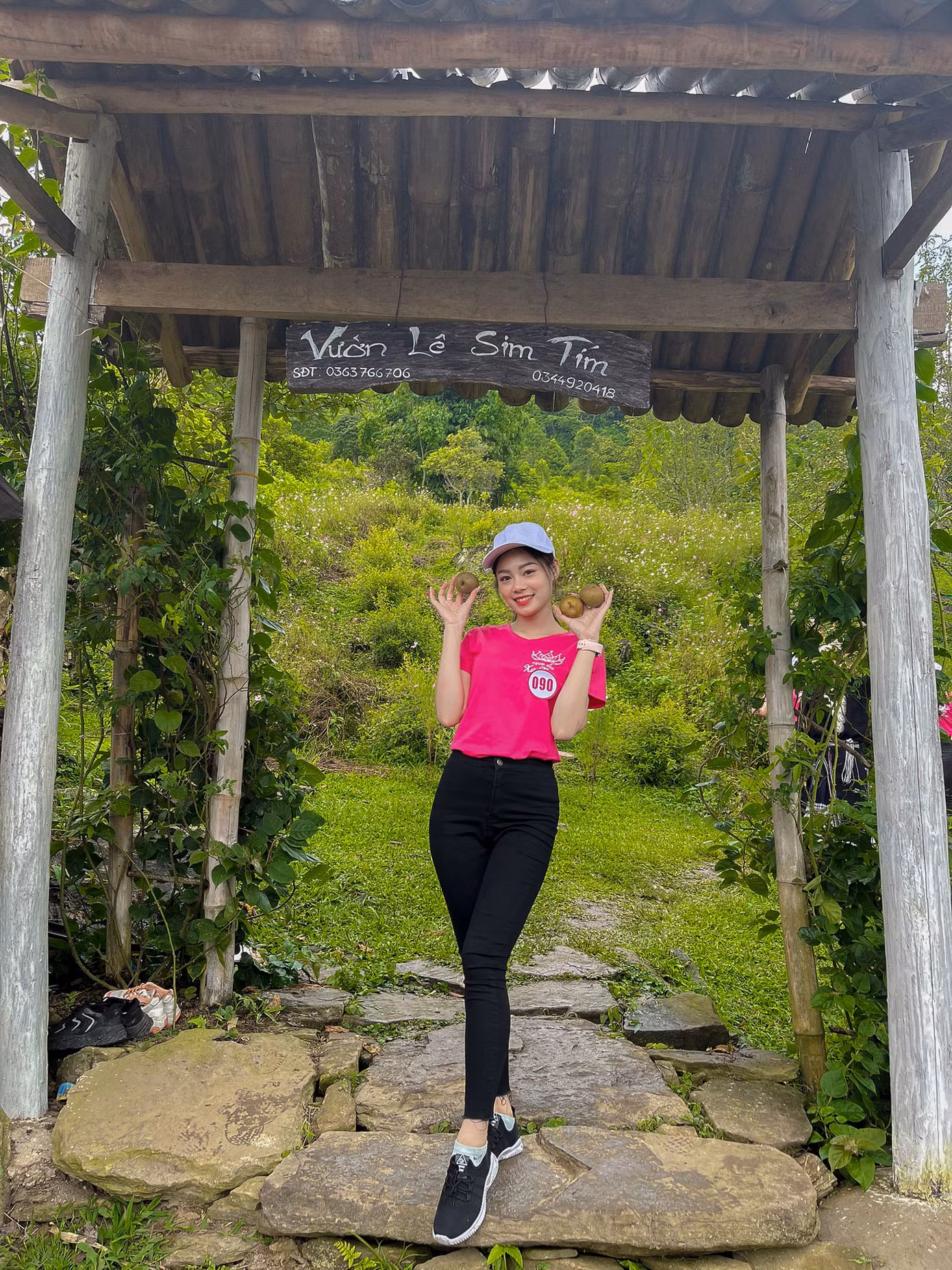Những hình ảnh tại cuộc thi Người đẹp xứ Tuyên của cô gái. Những hình ảnh tại cuộc thi Người đẹp xứ Tuyên của cô gái.