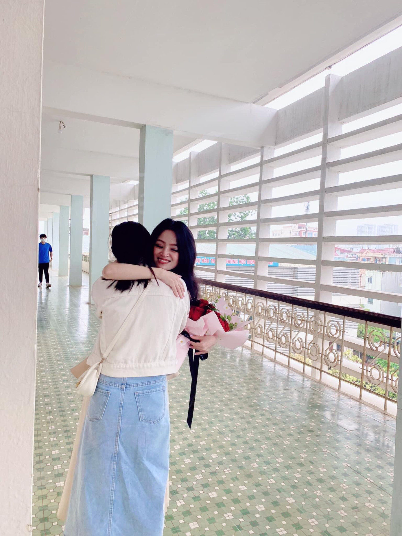 Phương Thúy luôn biết ơn sự giúp đỡ từ mọi người, hơn cả là sự giúp đỡ của cô Phạm Việt Hà (cô Chip) - một giảng viên đầy sự nhiệt huyết tại Học Viện Tài Chính.