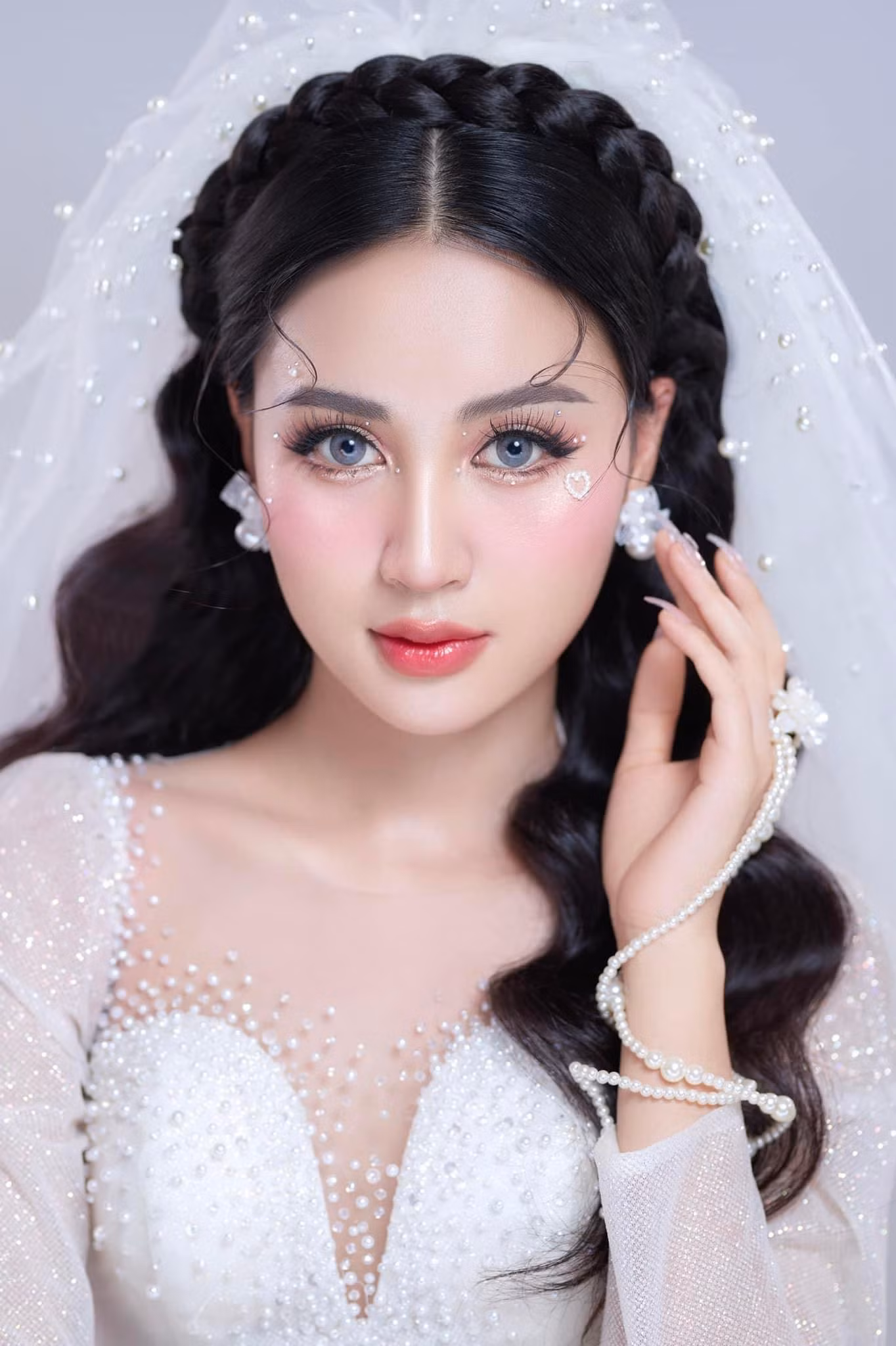 Công việc mẫu ảnh giúp Nhung biết cách chăm sóc bản thân, chăm chỉ hoạt động thể dục thể thao hơn.
