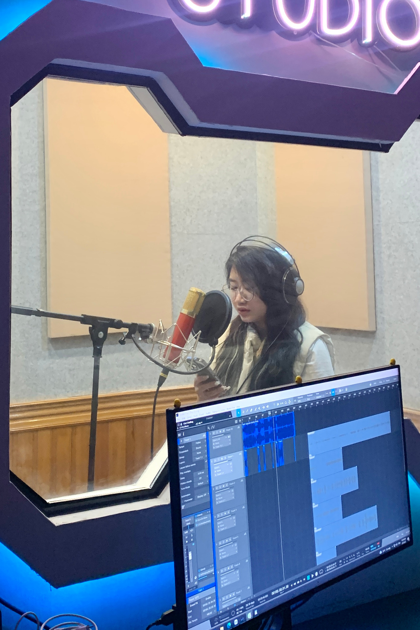 Cô từng là thực tập sinh tại VOV Live.