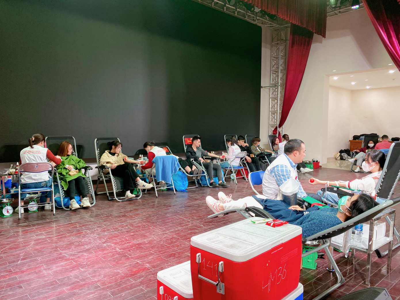 Khu vực hiến máu. Khu vực hiến máu.