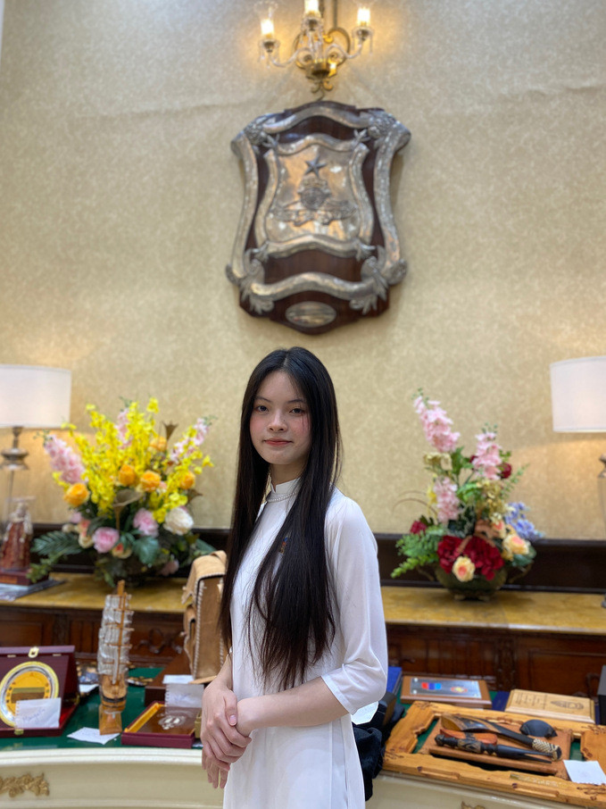 Tuyết Nga tại buổi gặp mặt Bộ trưởng Bộ Quốc phòng Ấn Độ. Tuyết Nga tại buổi gặp mặt Bộ trưởng Bộ Quốc phòng Ấn Độ.