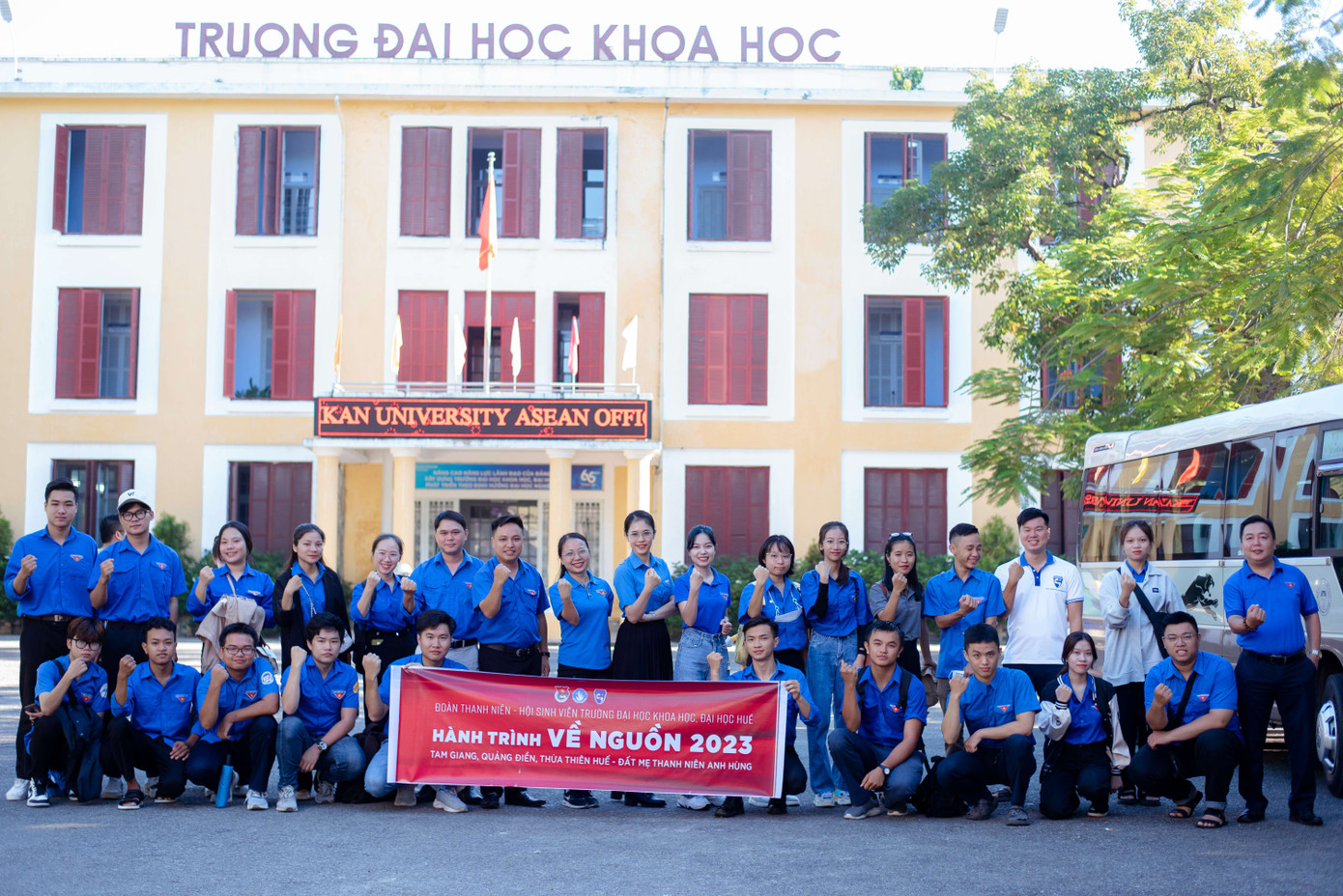 “Hành trình Về nguồn 2023” của Trường Đại học Khoa học có chủ đề “Đất mẹ thanh niên anh hùng”.