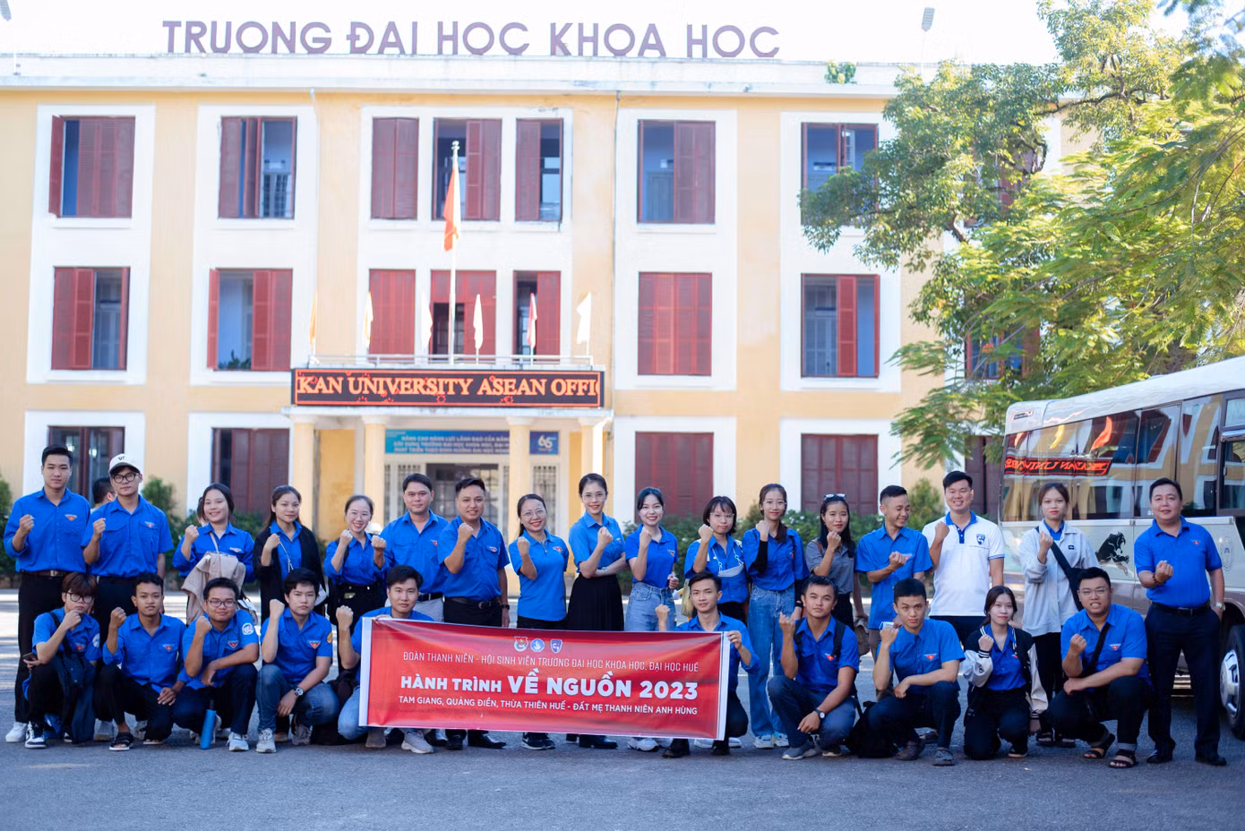 “Hành trình Về nguồn 2023” của Trường Đại học Khoa học có chủ đề “Đất mẹ thanh niên anh hùng”.