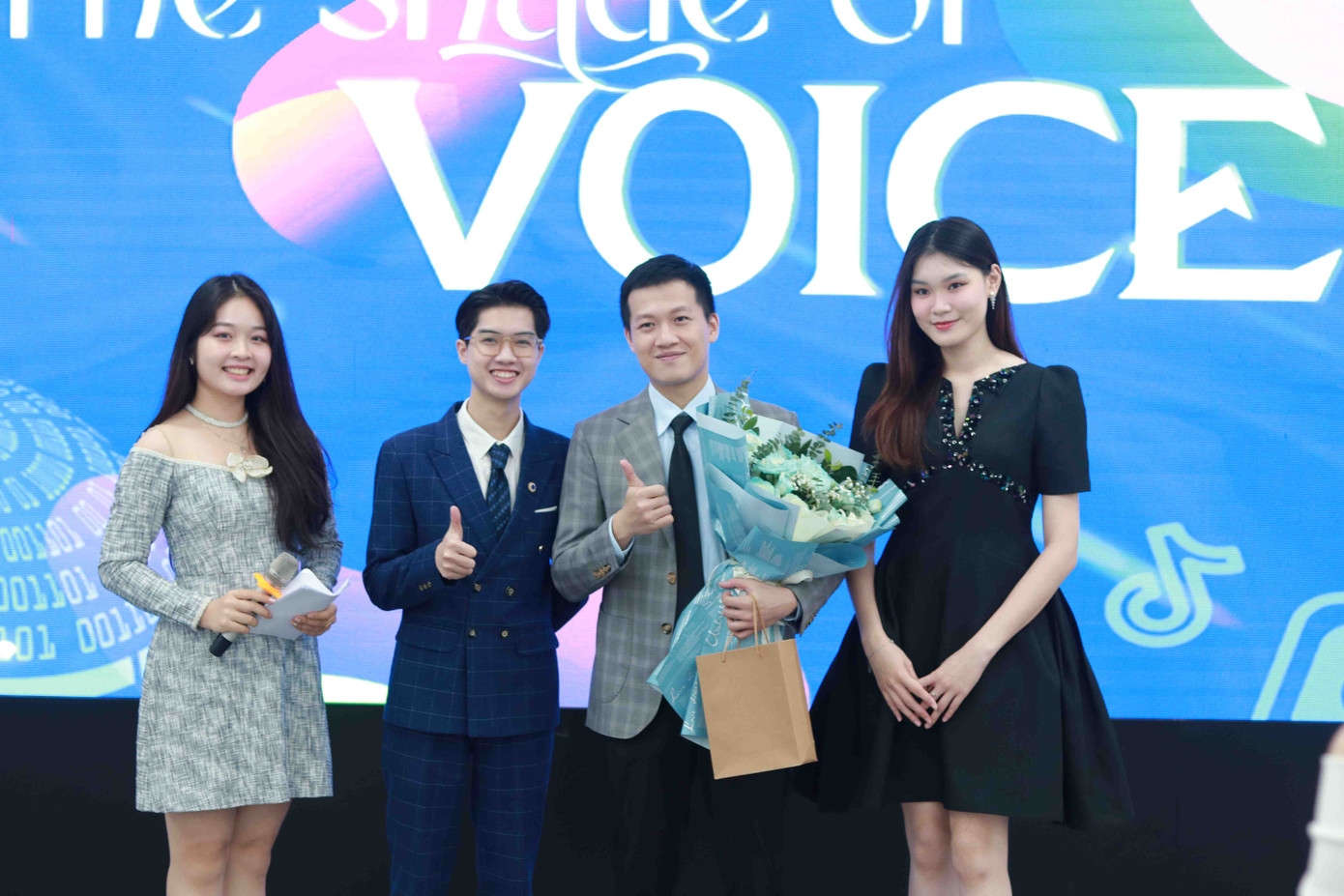 Bách cũng là Trưởng BTC của Workshop "The Shade of Voice" với MC/BTV Trần Ngọc. Bách cũng là Trưởng BTC của Workshop "The Shade of Voice" với MC/BTV Trần Ngọc.