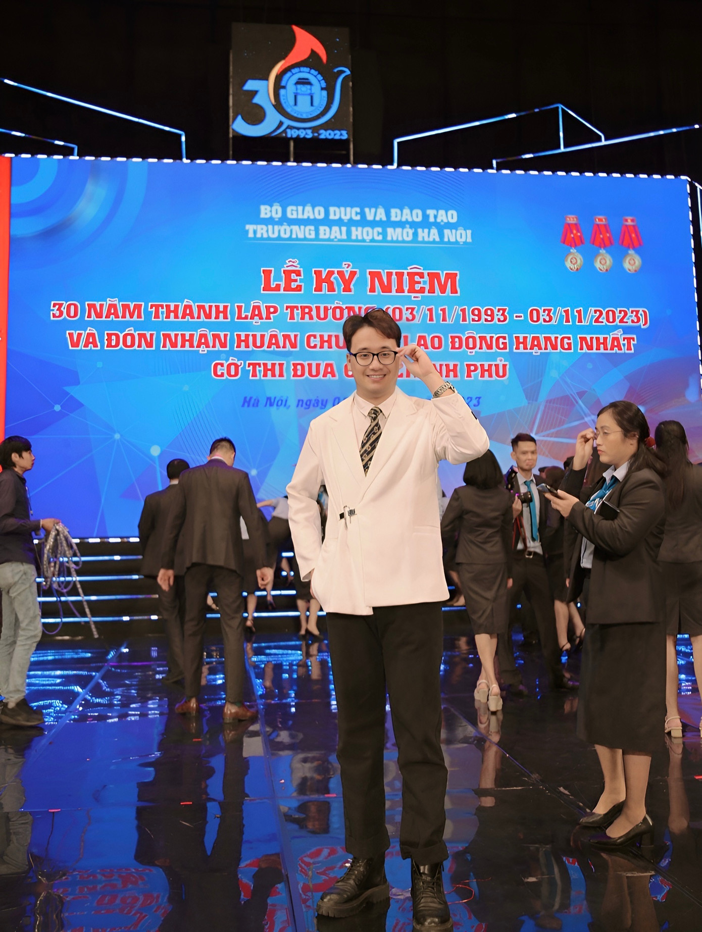 Đoàn Đình Long tham gia chương trình Lễ kỷ niệm 30 năm thành lập Trường Đại học Mở Hà Nội. Đoàn Đình Long tham gia chương trình Lễ kỷ niệm 30 năm thành lập Trường Đại học Mở Hà Nội.