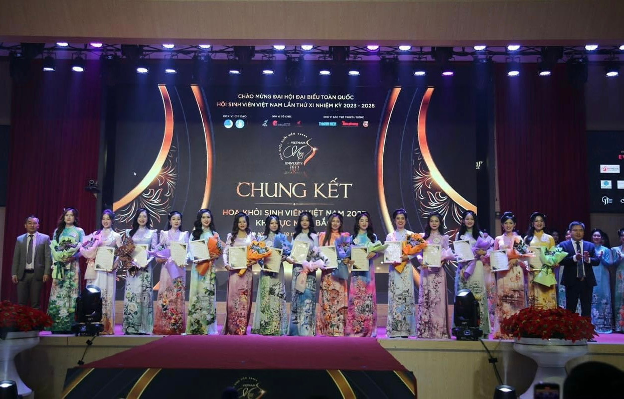 Vân Anh nằm trong Top 15 cuộc thi Hoa khôi sinh viên miền Bắc 2023.