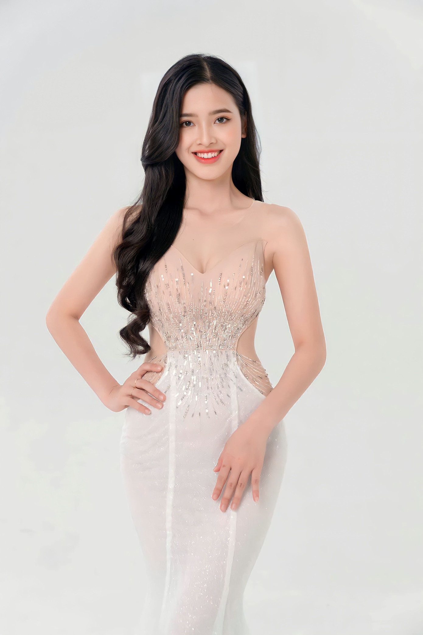 Thoa Thương thường được nhãn hàng thời trang yêu mến và lựa chọn làm người mẫu ảnh.