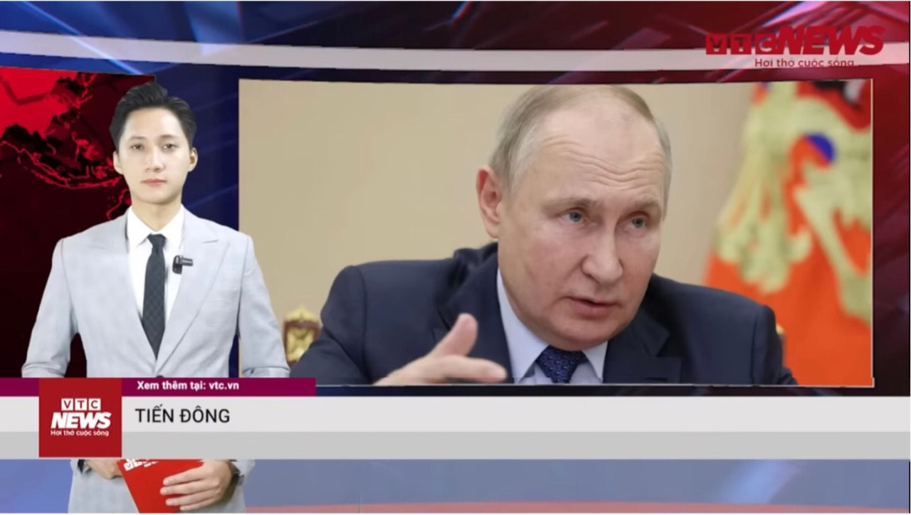 Tiến Đông trong vai trò MC bản tin VTC News.