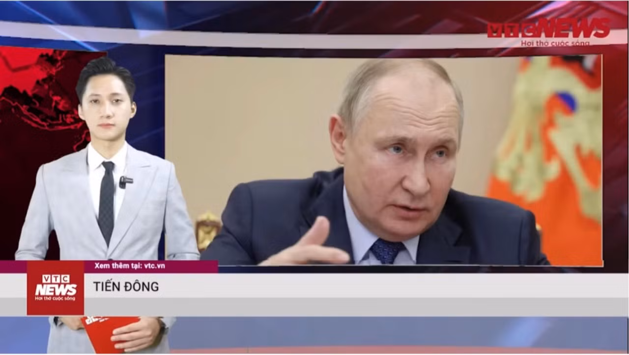 Tiến Đông trong vai trò MC bản tin VTC News.