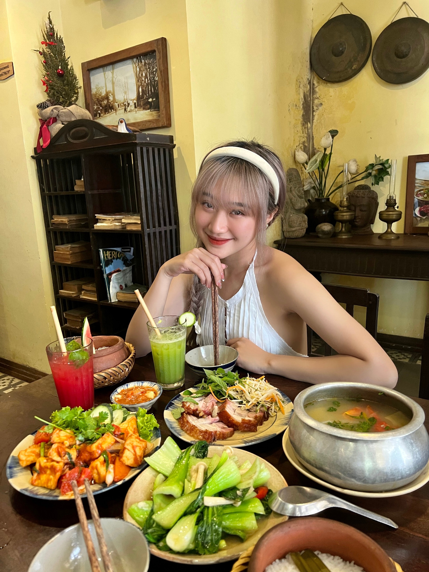 Sự phong phú và hấp dẫn của ẩm thực Việt Nam nói chung và Hà Nội nói riêng sẽ được Ly giới thiệu chi tiết trong từng clip.