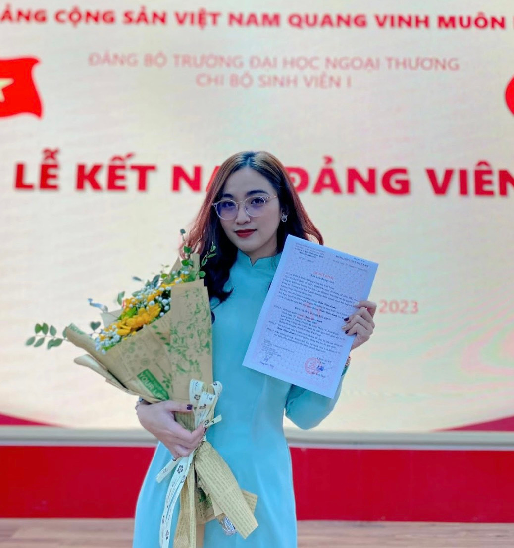 Trần Diệu Linh được kết nạp vào Đảng Cộng sản Việt Nam năm 2023. Trần Diệu Linh được kết nạp vào Đảng Cộng sản Việt Nam năm 2023.