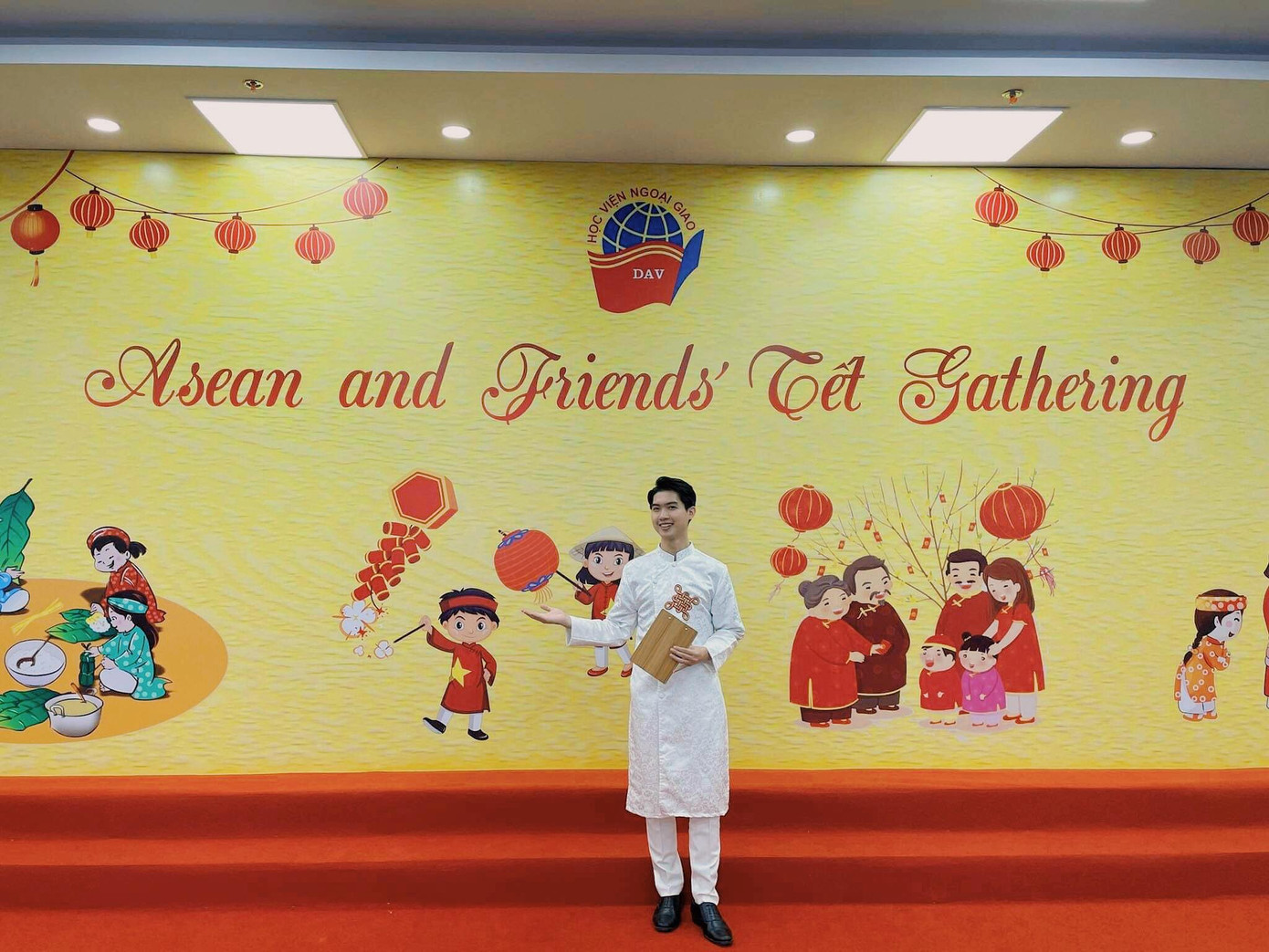 Bách là MC tiếng Anh cho chương trình ASEAN & Friends’ TẾT Gathering 2023 - Bộ Ngoại giao. Bách là MC tiếng Anh cho chương trình ASEAN & Friends’ TẾT Gathering 2023 - Bộ Ngoại giao.