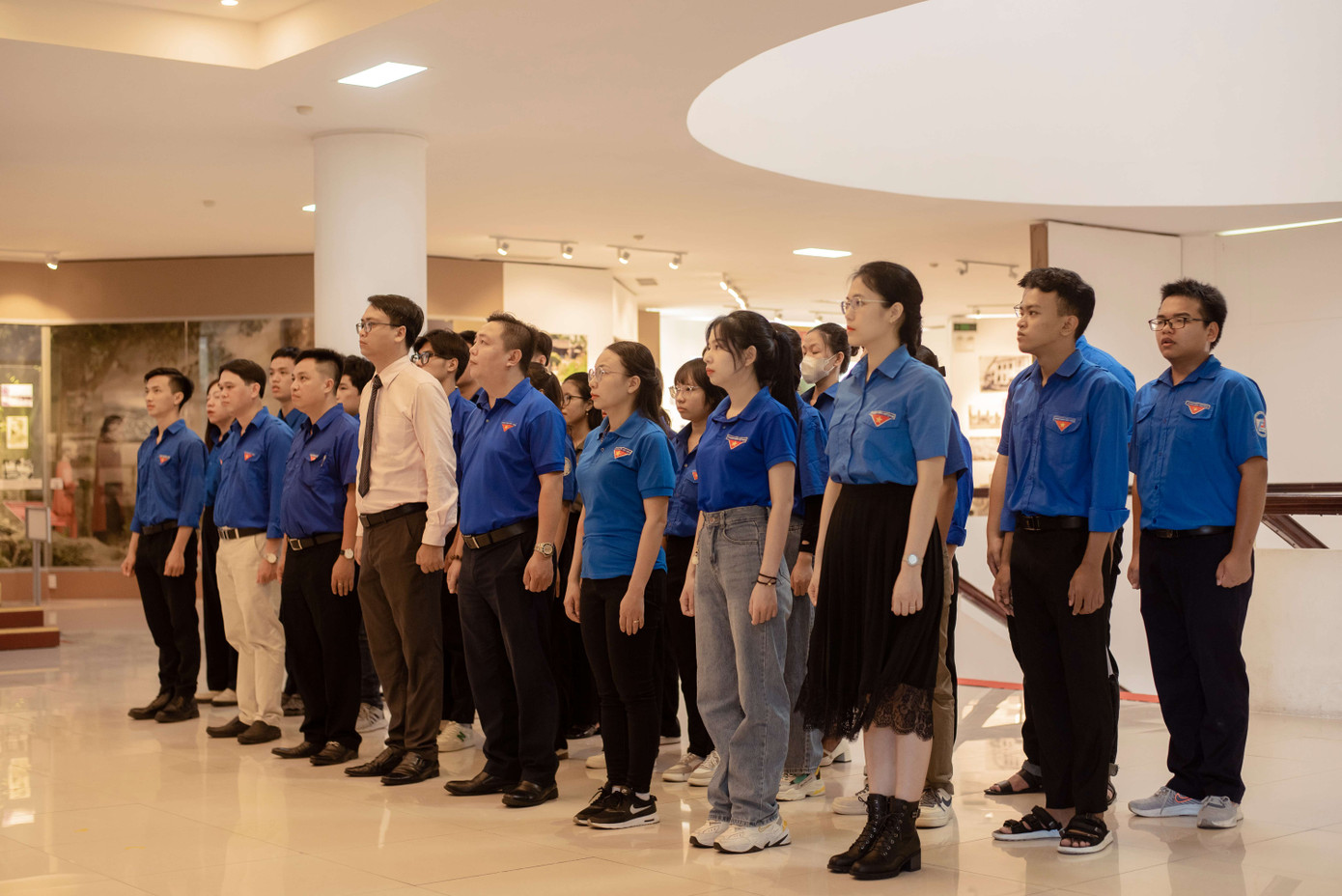 Tuổi trẻ Đại học Khoa học đời đời nhớ ơn Chủ tịch Hồ Chí Minh vĩ đại.