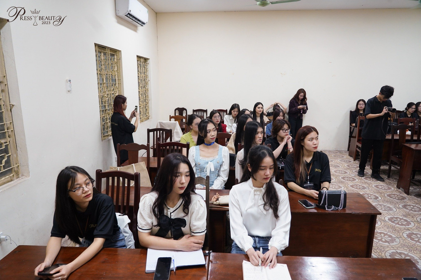 20 cô gái xuất sắc nhất của Press Beauty mùa thứ 9 đều rất trân trọng những trải nghiệm và kiến thức trong buổi training kỹ năng hùng biện.