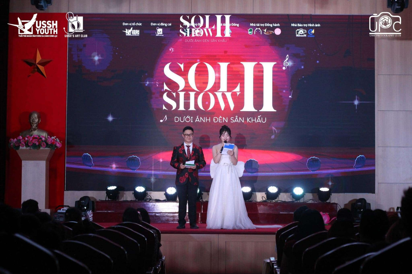 Thảo với vai trò MC tại Sol Show II. Thảo với vai trò MC tại Sol Show II.