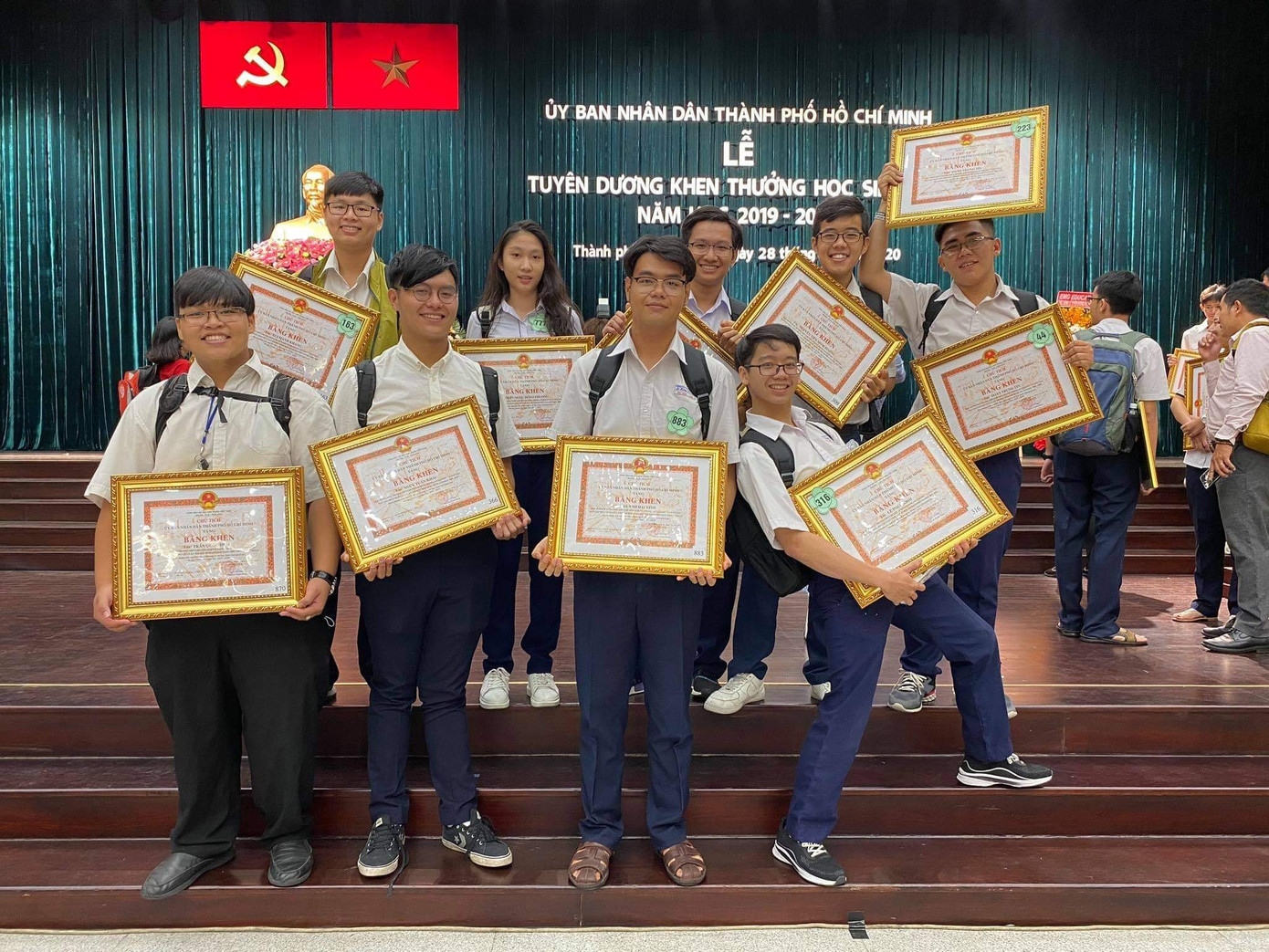 Đạt giải Nhất môn Vật lý - Kỳ thi chọn Học sinh Giỏi TP. Hồ Chí Minh năm học 2019 - 2020. Đạt giải Nhất môn Vật lý - Kỳ thi chọn Học sinh Giỏi TP. Hồ Chí Minh năm học 2019 - 2020.