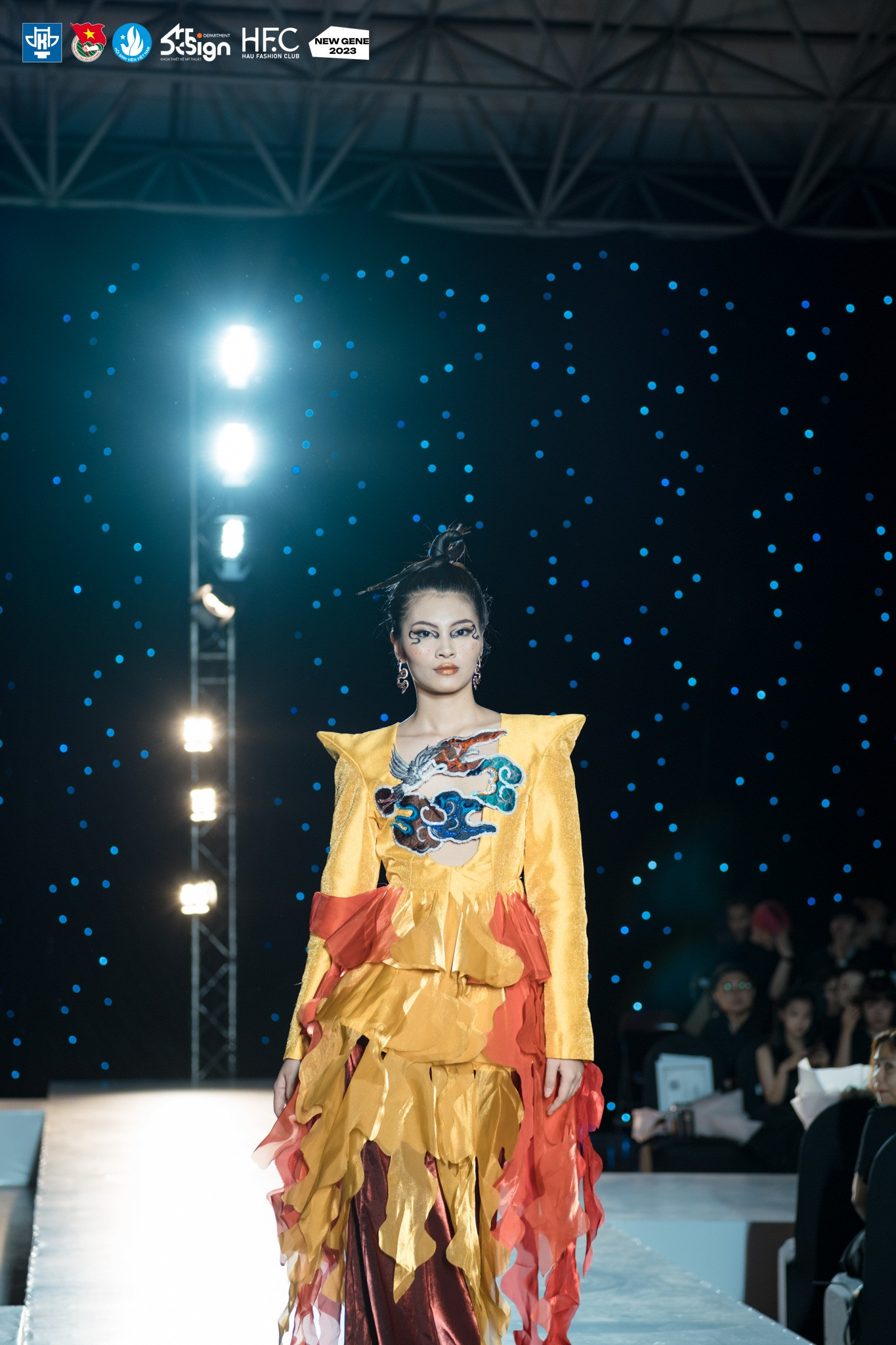 BST Bi ai - NTK Cao Lê Hải Huyền. BST Bi ai - NTK Cao Lê Hải Huyền.