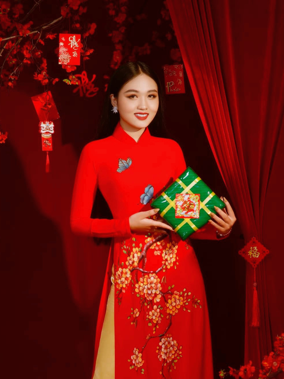 Nguyễn Thị Thu Ngân - Hoa khôi Trường ĐH Nam Cần Thơ.