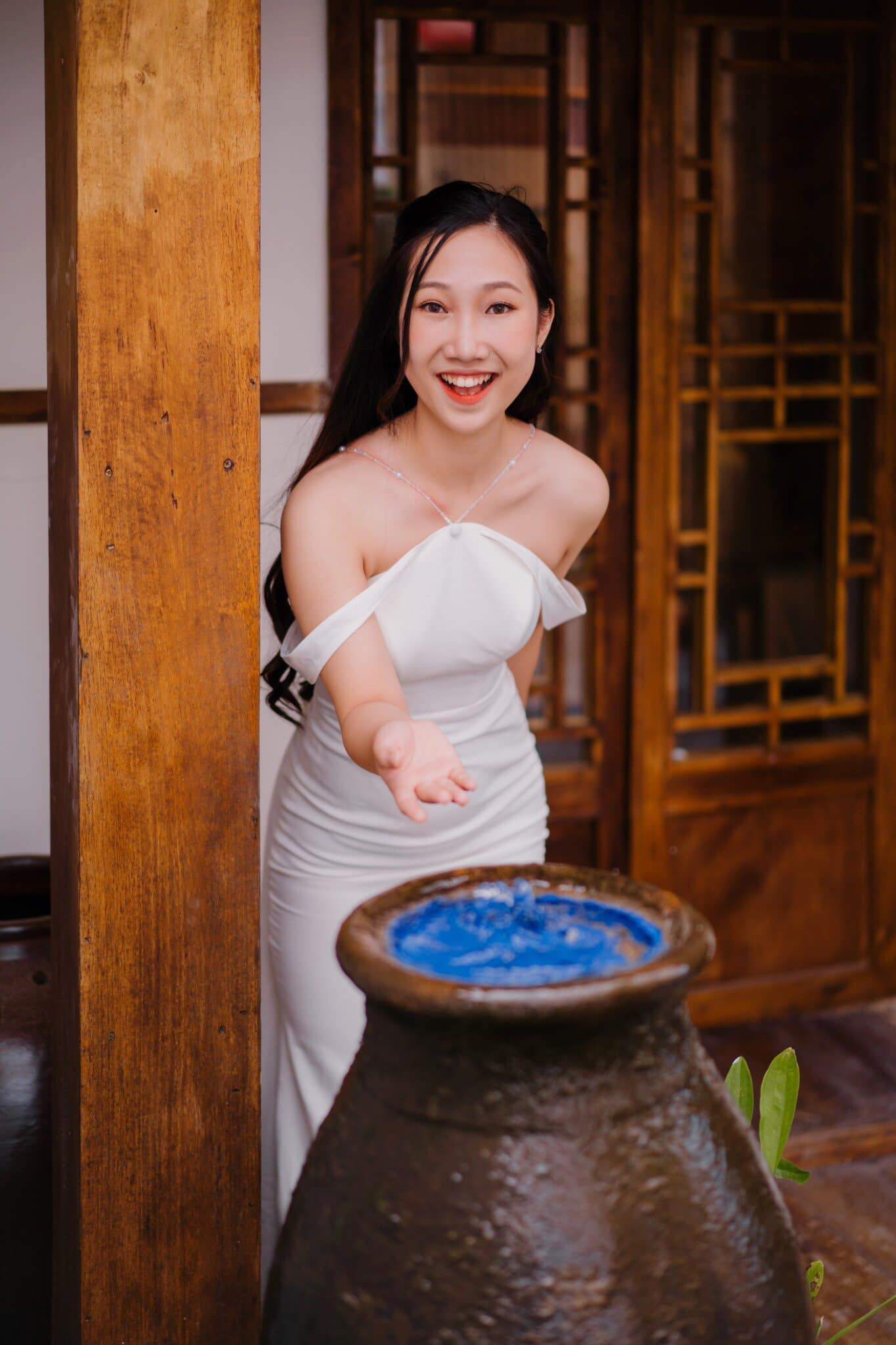 Cô là Đảng viên Đảng Cộng sản Việt Nam. Cô là Đảng viên Đảng Cộng sản Việt Nam.