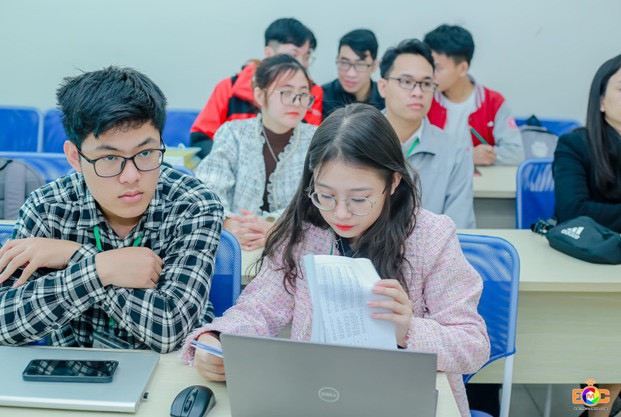 Liên tham gia Student Forum 2022 - Diễn đàn nghiên cứu khoa học của sinh viên các trường kỹ thuật. Liên tham gia Student Forum 2022 - Diễn đàn nghiên cứu khoa học của sinh viên các trường kỹ thuật.