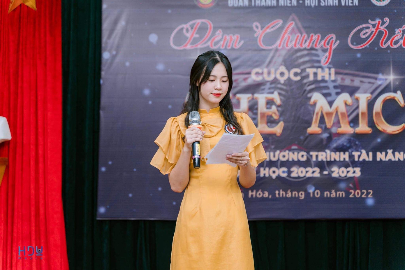 Thu Trà đạt giải Nhì cuộc thi MC tài năng. Thu Trà đạt giải Nhì cuộc thi MC tài năng.