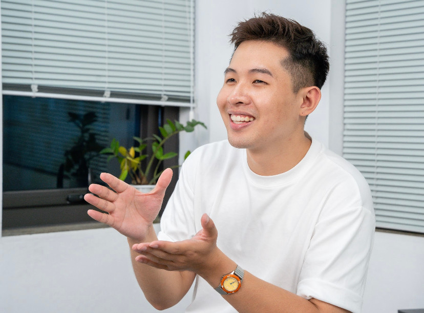 Theo Hải Triều, chăm chỉ là điều kiện cần, nhưng độc đáo mới là điều kiện đủ của nghề Reviewer. Theo Hải Triều, chăm chỉ là điều kiện cần, nhưng độc đáo mới là điều kiện đủ của nghề Reviewer.