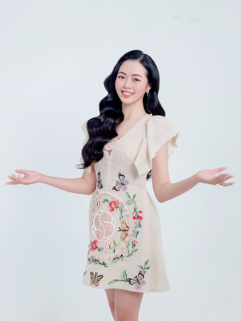 Ngọc Khánh muốn dùng giọng nói của mình để lan toả những điều tốt đẹp. Ngọc Khánh muốn dùng giọng nói của mình để lan toả những điều tốt đẹp.