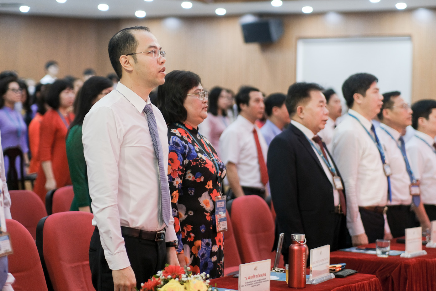 Phía Thành đoàn Hà Nội có TS. Nguyễn Tiến Hưng - Phó bí thư Thành Đoàn, Chủ tịch Hội Sinh viên Việt Nam thành phố Hà Nội. Phía Thành đoàn Hà Nội có TS. Nguyễn Tiến Hưng - Phó bí thư Thành Đoàn, Chủ tịch Hội Sinh viên Việt Nam thành phố Hà Nội.