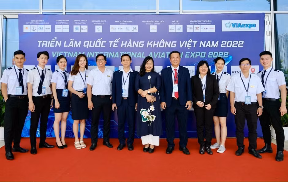 Đại biểu tham gia Triển lãm Hàng không Quốc tế Việt Nam tại trung tâm Hội nghị Quốc Gia - Từ Liêm, Hà Nội.
