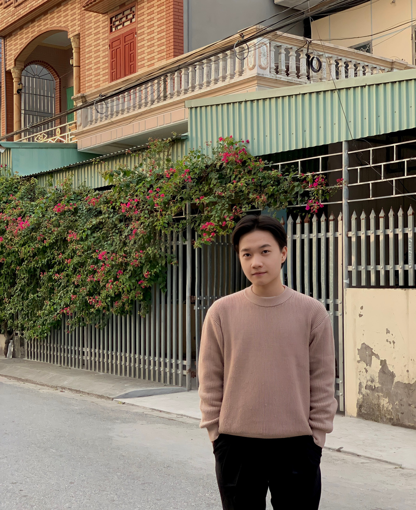 Tiến khám phá được rất nhiều các tính năng của ChatGPT (Ảnh: NVCC).