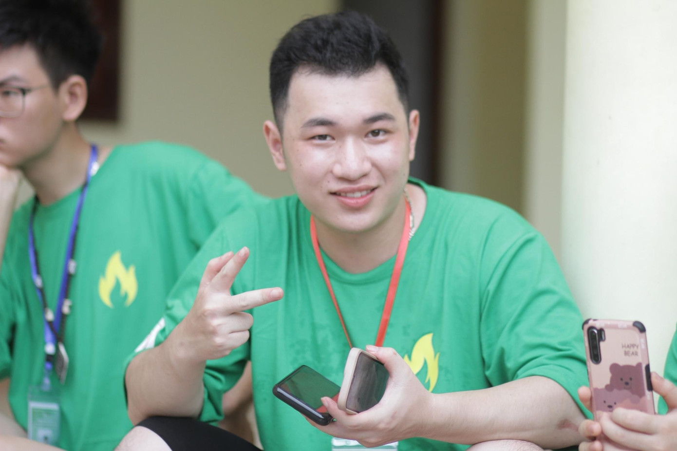 Từng là cậu một sinh viên hướng nội, nhút nhát, nhờ tham gia hoạt động tình nguyện của Hội sinh viên đã giúp cho Hùng mạnh dạn và tự tin hơn rất nhiều. Từng là cậu một sinh viên hướng nội, nhút nhát, nhờ tham gia hoạt động tình nguyện của Hội sinh viên đã giúp cho Hùng mạnh dạn và tự tin hơn rất nhiều.