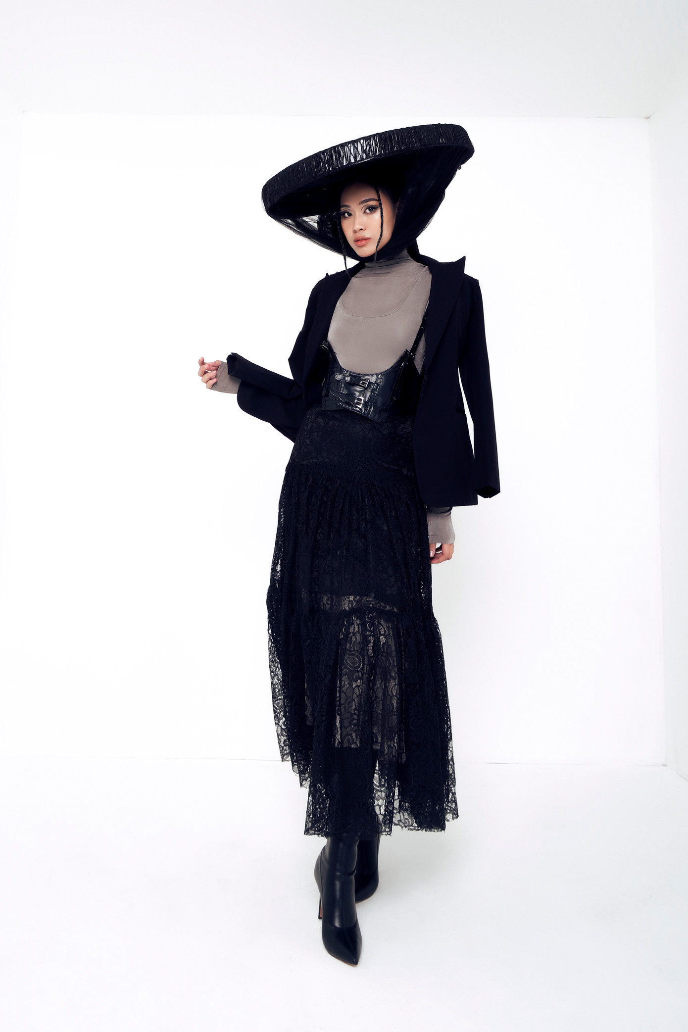 Chính những áp lực đồng trang lứa đó đã biến thành động lực để mình có thể học tập và biến bản thân mình trở thành phiên bản tốt hơn của chính mình qua từng ngày.