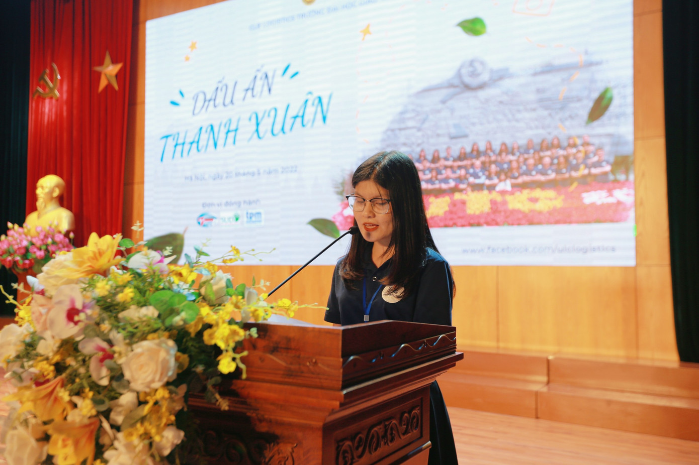 Phát biểu tại sự kiện của nhà trường. Phát biểu tại sự kiện của nhà trường.