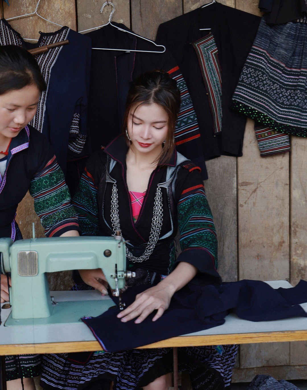 Thanh tham gia hoạt động của người H'Mông. Thanh tham gia hoạt động của người H'Mông.