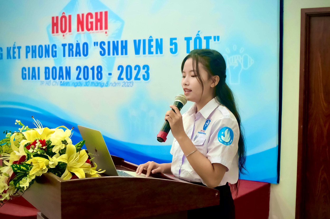 Chủ tịch Hội Sinh viên Việt Nam Trường Cao đẳng Kinh tế TP. Hồ Chí Minh mang trong mình khát vọng lan toả sự nâng cao nhận thức của thanh niên về chuyển đổi số quốc gia. Chủ tịch Hội Sinh viên Việt Nam Trường Cao đẳng Kinh tế TP. Hồ Chí Minh mang trong mình khát vọng lan toả sự nâng cao nhận thức của thanh niên về chuyển đổi số quốc gia.