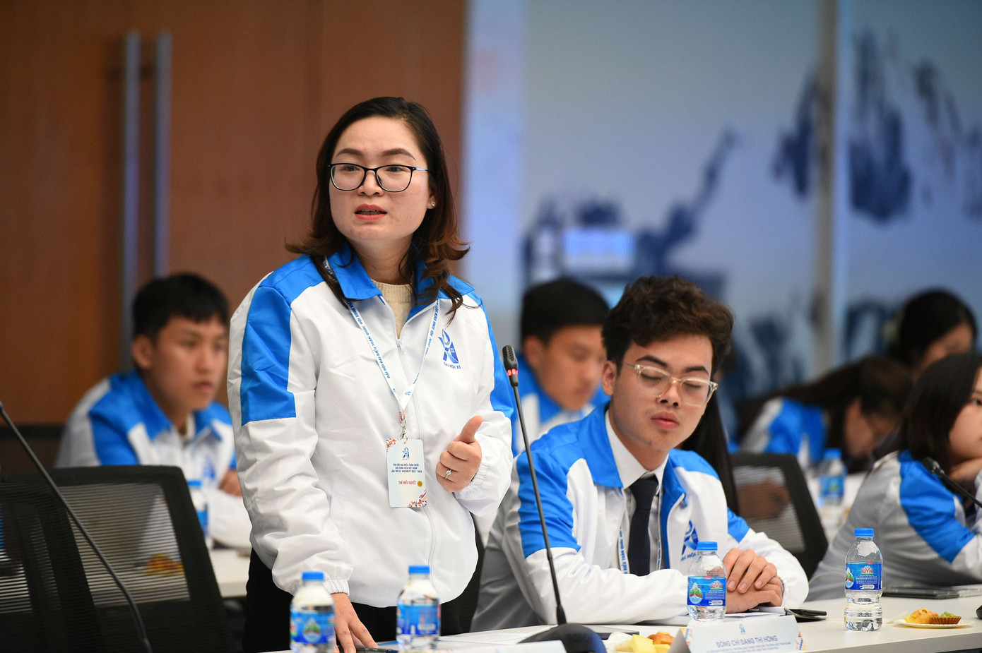 Chị Đặng Thị Hồng chia sẻ: “Người xây dựng hoạt động cụ thể phải là các bạn sinh viên, các bạn cần chủ động xây dựng kế hoạch, đề xuất, phát huy vai trò chủ thể. Để tổ chức hoạt động có được sự tham gia đông đảo của các bạn sinh viên.”