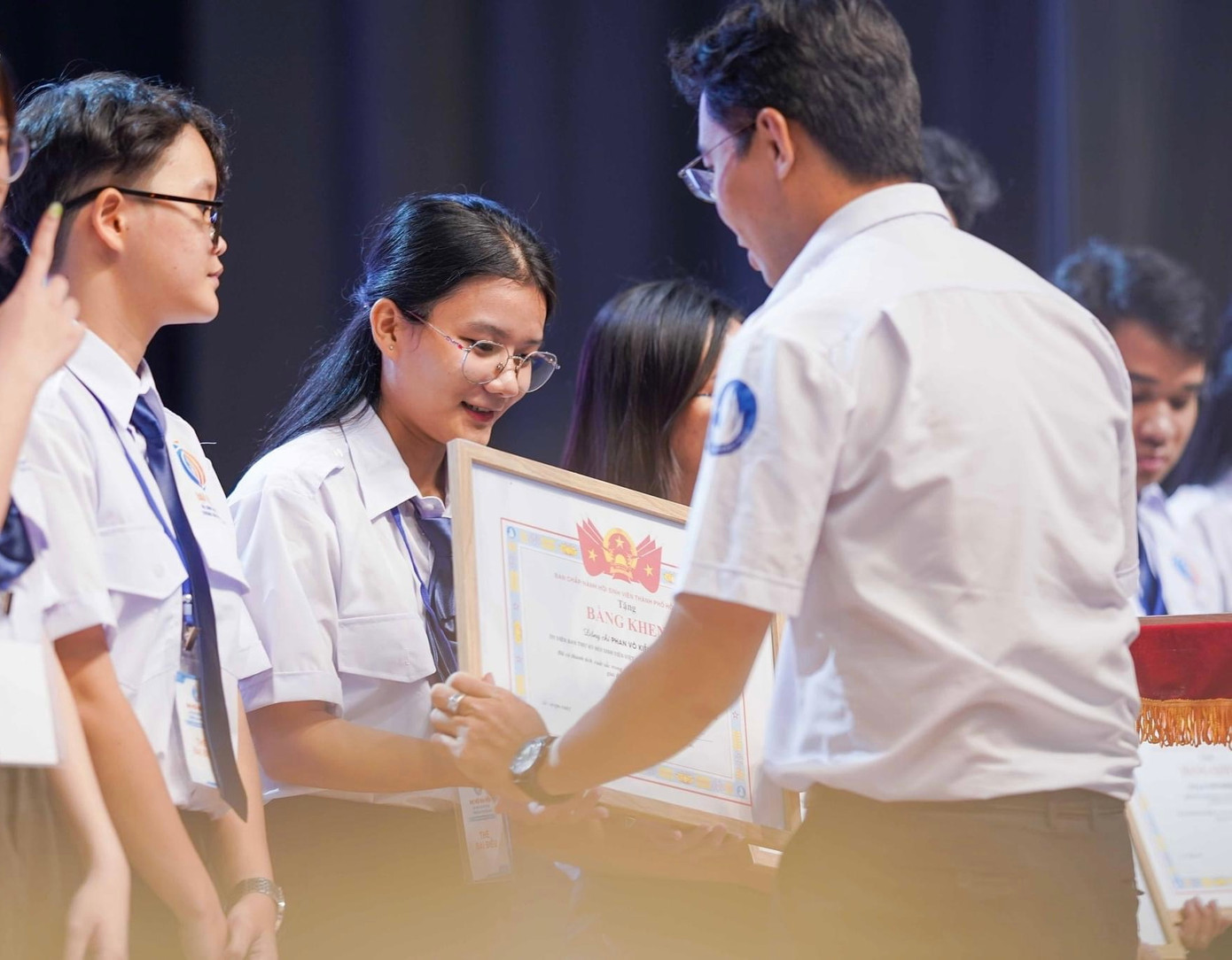 Nữ sinh đạt được nhiều thành tích cao trong học tập và rèn luyện. Nữ sinh đạt được nhiều thành tích cao trong học tập và rèn luyện.