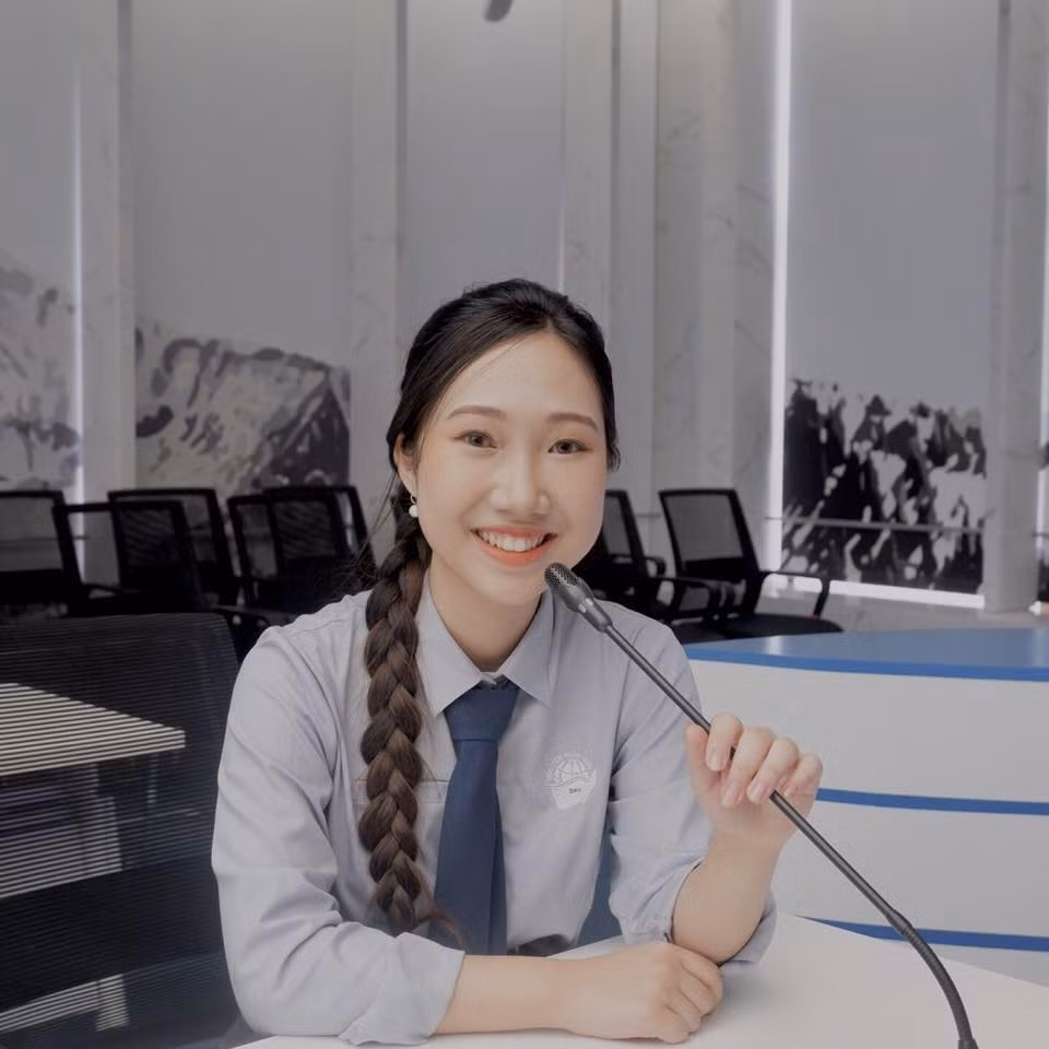 Trà My là một cô sinh viên với nhiều đam mê và hoài bão.