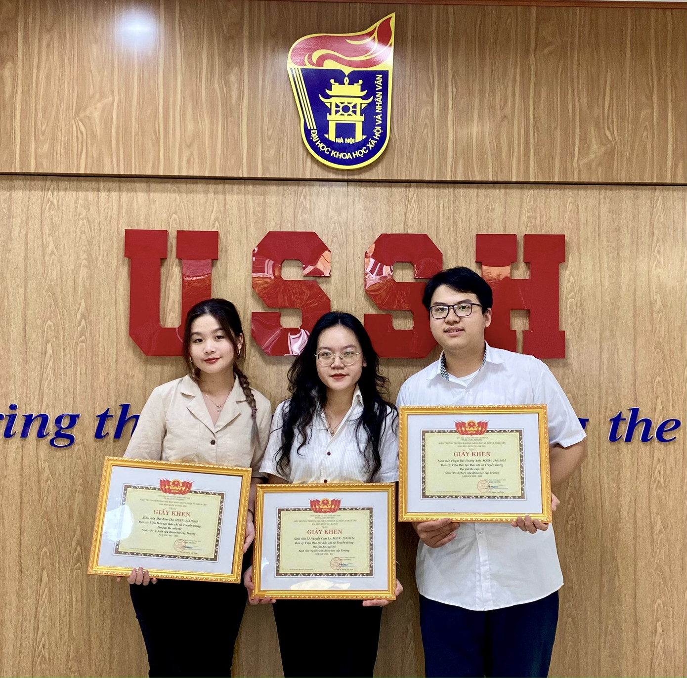 Tích cực tham gia công tác nghiên cứu khoa học và gặt hái nhiều “quả ngọt”. Tích cực tham gia công tác nghiên cứu khoa học và gặt hái nhiều “quả ngọt”.