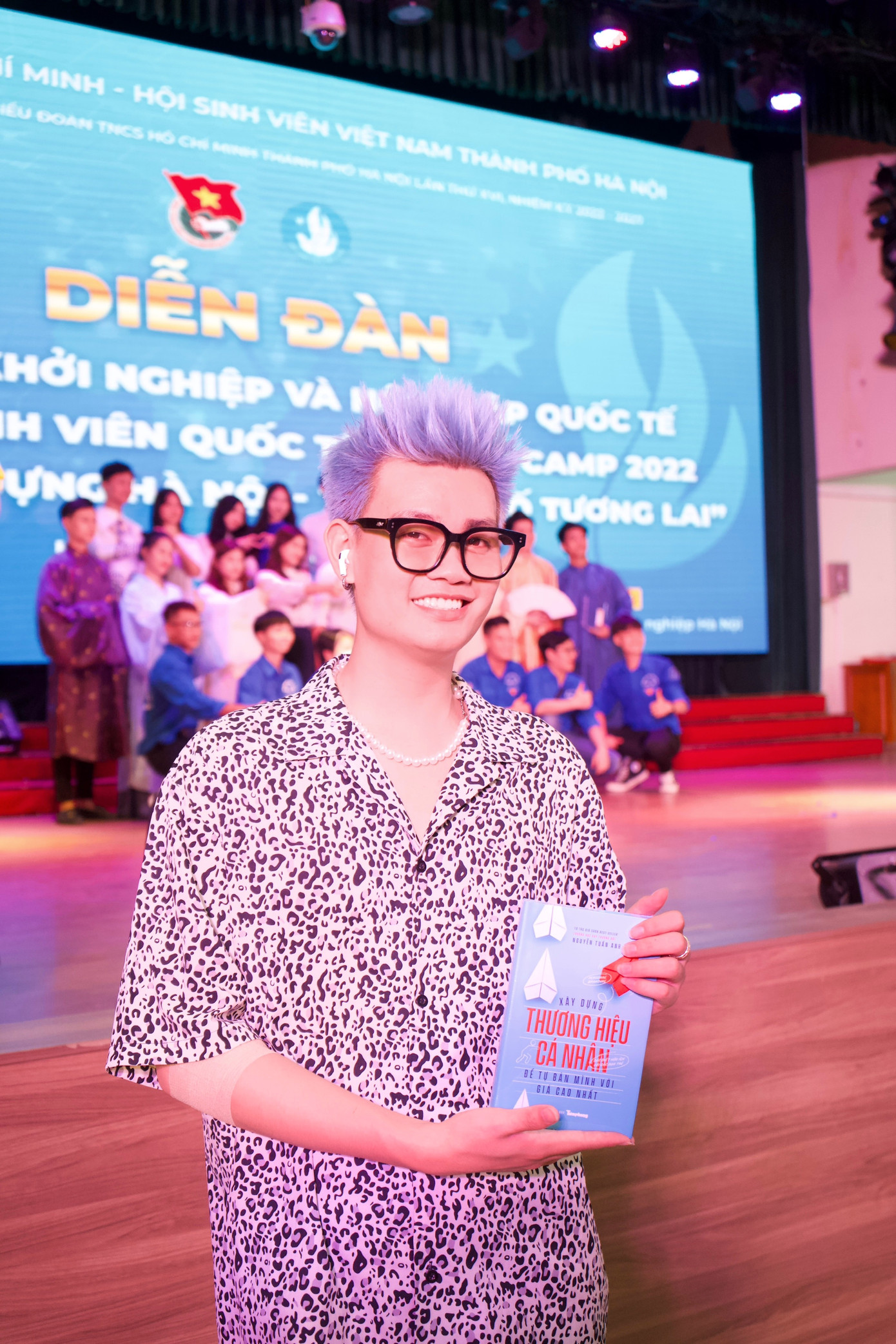 Đối với Đức Lương, xây dựng thương hiệu cá nhân luôn đi cùng câu “Nhất ngôn ký xuất, tứ mã nan truy”. Chữ tín, chữ tâm luôn được anh đặt lên đầu.