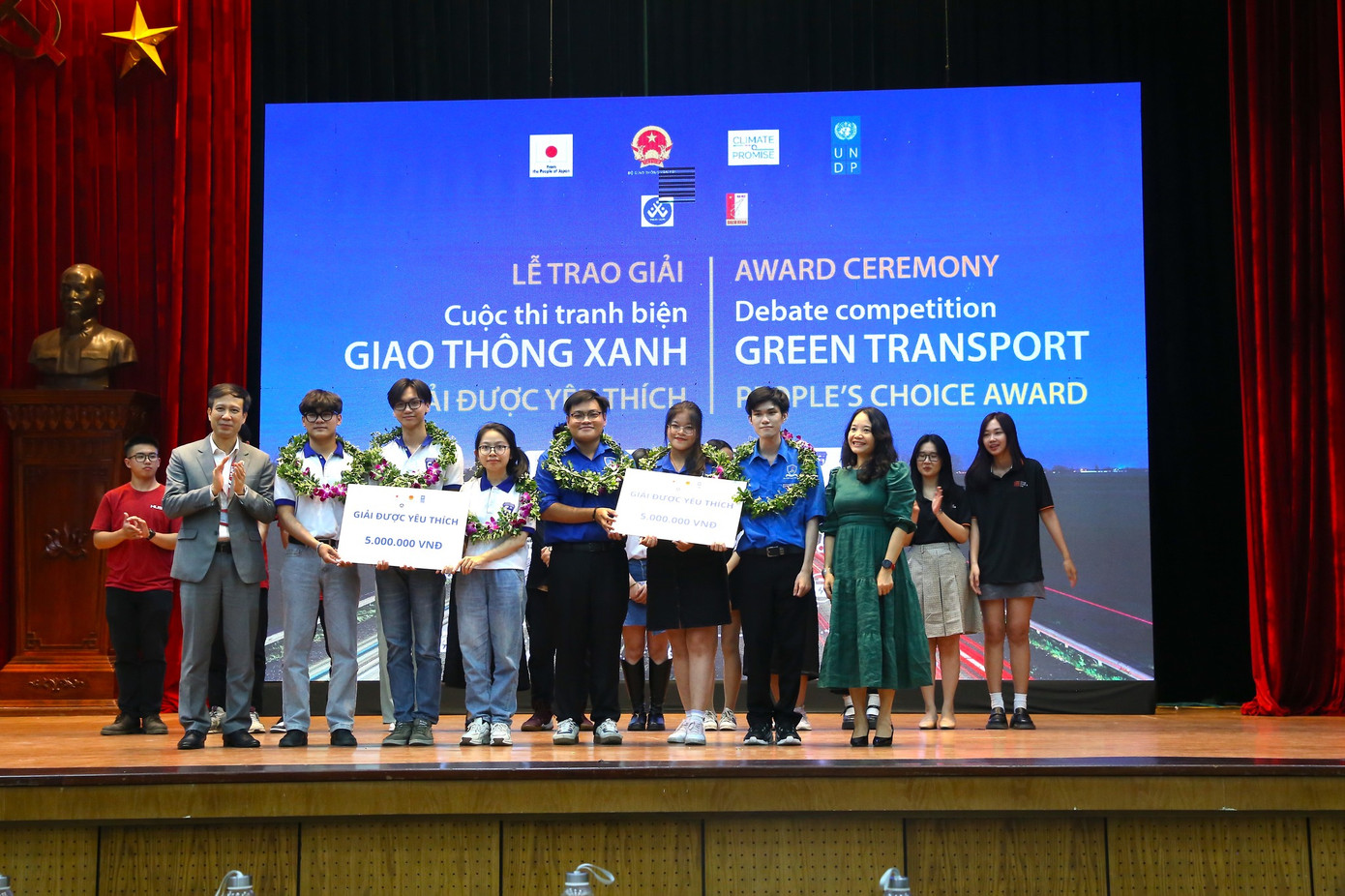 Sinh viên tích cực tham gia nhiều hoạt động, nghiên cứu khoa học, cuộc thi từ trong nước đến quốc tế.