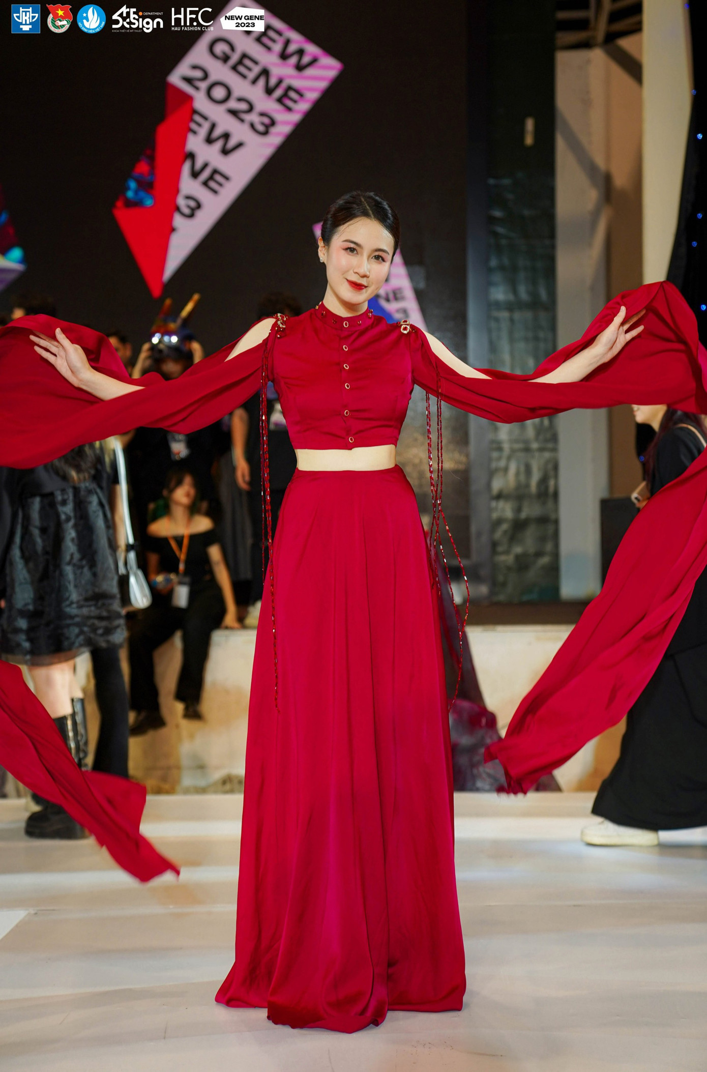 "Khi mình muốn thử sức với công việc MC thì ngoại hình và giọng nói là những thứ quá cơ bản cần có để bắt đầu".