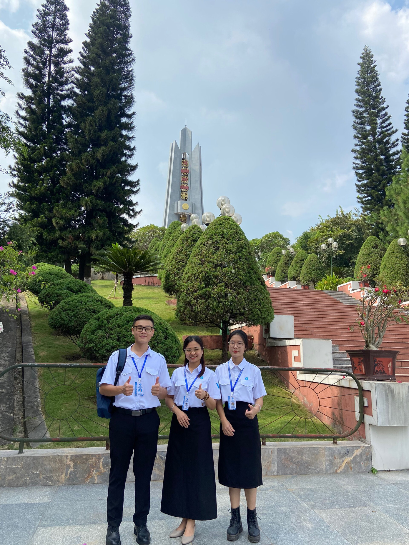 Thu Trang là một cán bộ Đoàn – Hội năng động và nhiệt huyết. Thu Trang là một cán bộ Đoàn – Hội năng động và nhiệt huyết.