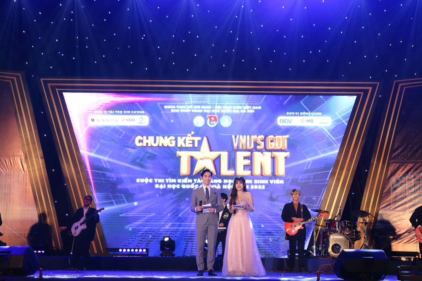 Hoàng An là MC tại Chung kết Tìm kiếm Tài năng Học sinh Sinh viên Đại học Quốc gia. Hoàng An là MC tại Chung kết Tìm kiếm Tài năng Học sinh Sinh viên Đại học Quốc gia.